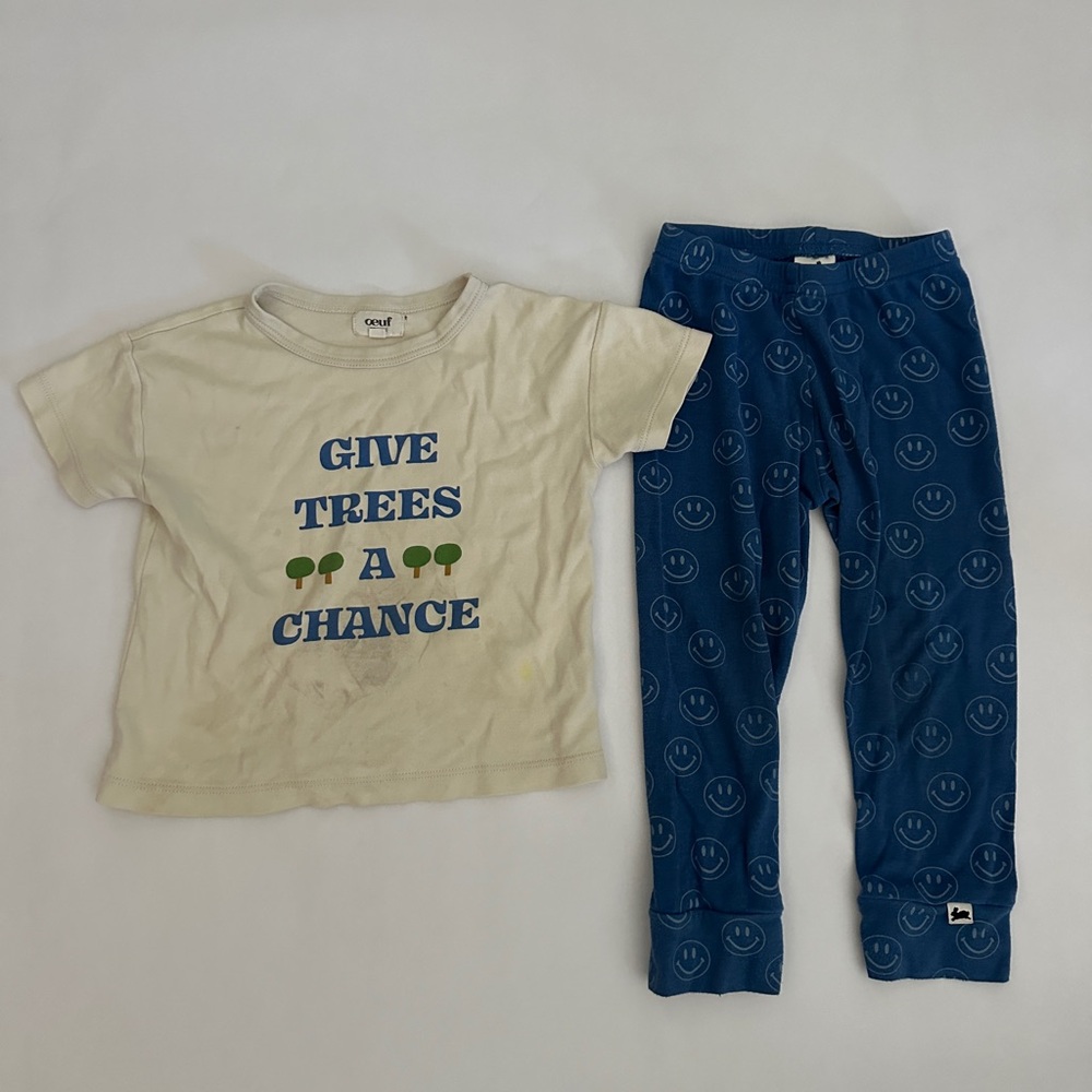 Oeuf Cream Tee and Little & Lively Bamboo Blue Smiley Leggings